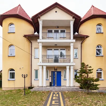 The Castle & - Free Parking - (adults Only) Apartman Krakkó