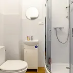 Appartamento The Castle - Free Parking - Self Check In (adults Only)