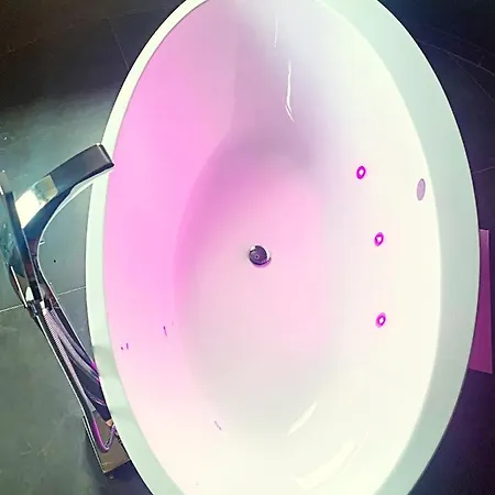 The Castle - Free Parking - Self Check In (adults Only) Apartamento Cracovia