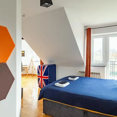 The Castle - Free Parking - Self Check In (adults Only)