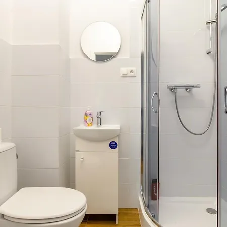 Апартаменты The Castle - Free Parking - Self Check In (adults Only)