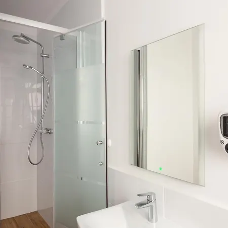 Apartamento The Castle - Free Parking - Self Check In (adults Only)