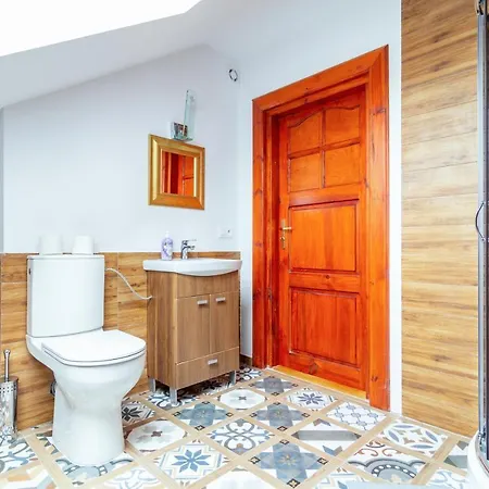 The Castle - Free Parking - Self Check In (adults Only) *