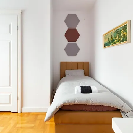 The Castle - Free Parking - Self Check In (adults Only) Apartamento *