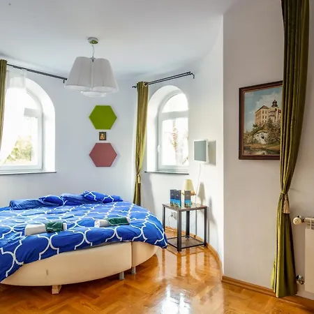 The Castle - Free Parking - Self Check In (adults Only) Apartamento