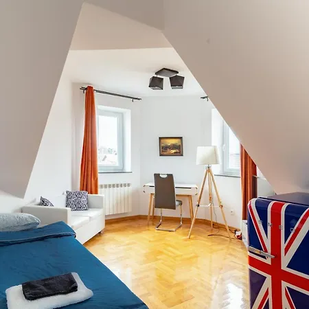 Апартаменты The Castle - Free Parking - Self Check In (adults Only)