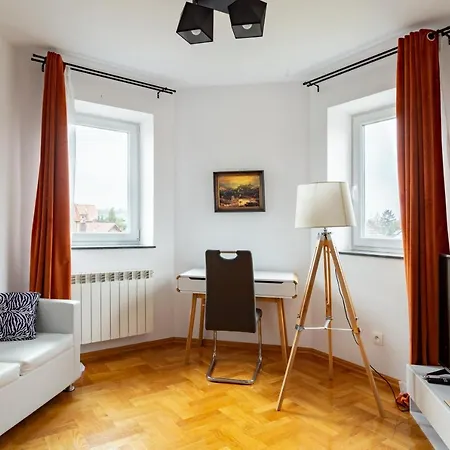 Апартаменты The Castle - Free Parking - Self Check In (adults Only) Краков