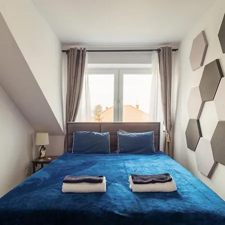 Апартаменты The Castle - Free Parking - Self Check In (adults Only) Краков