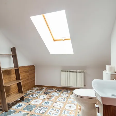 The Castle - Free Parking - Self Check In (adults Only)