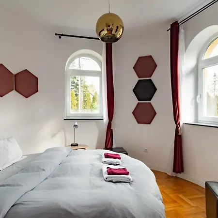 Apartamento The Castle - Free Parking - Self Check In (adults Only) *