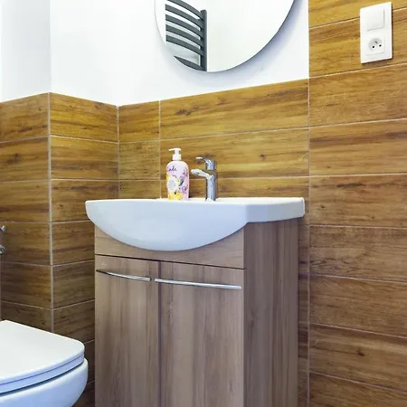 The Castle - Free Parking - Self Check In (adults Only) *