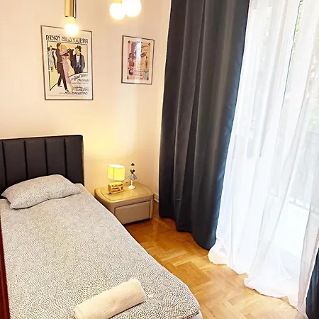 Апартаменты The Castle - Free Parking - Self Check In (adults Only) *
