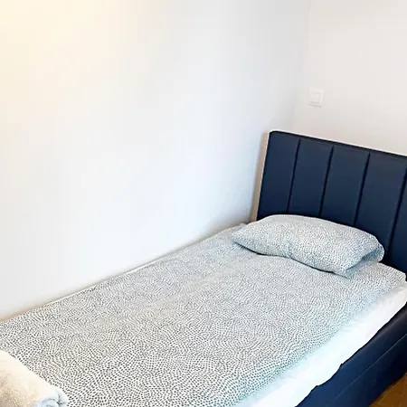 The Castle - Free Parking - Self Check In (adults Only) Cracovia