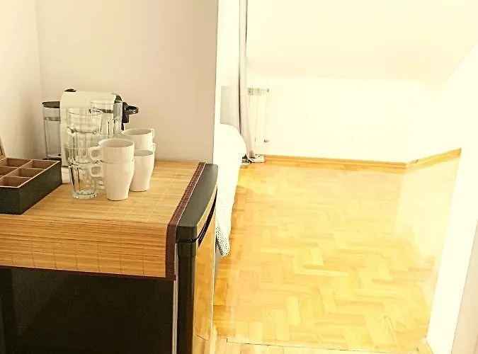 The Castle - Free Parking - Self Check In (adults Only) شقة