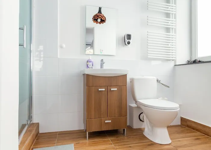 The Castle - Free Parking - Self Check In (adults Only)