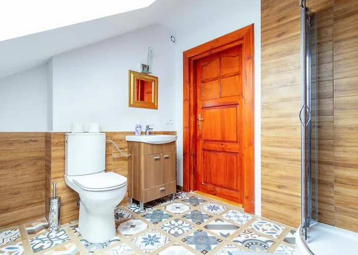 The Castle - Free Parking - Self Check In (adults Only) *