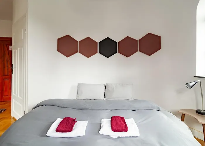 The Castle - Free Parking - Self Check In (adults Only) *