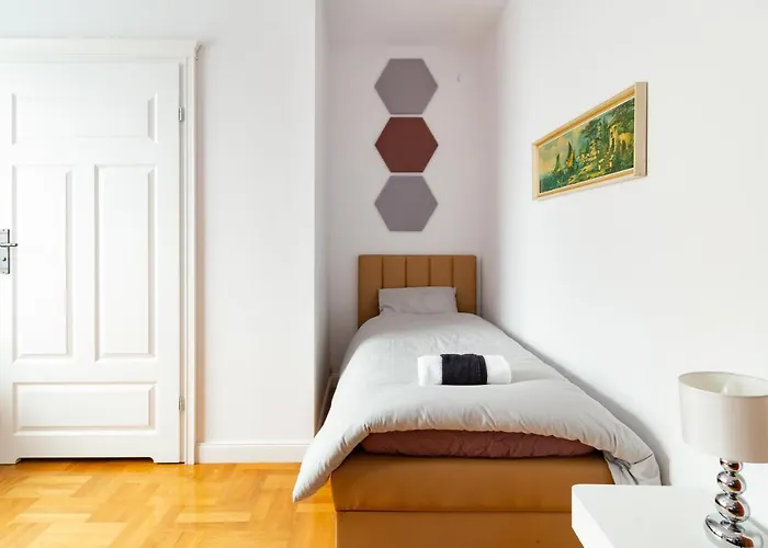 The Castle - Free Parking - Self Check In (adults Only) Apartament *