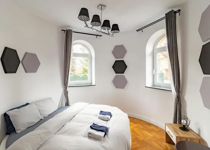 شقة The Castle - Free Parking - Self Check In (adults Only)