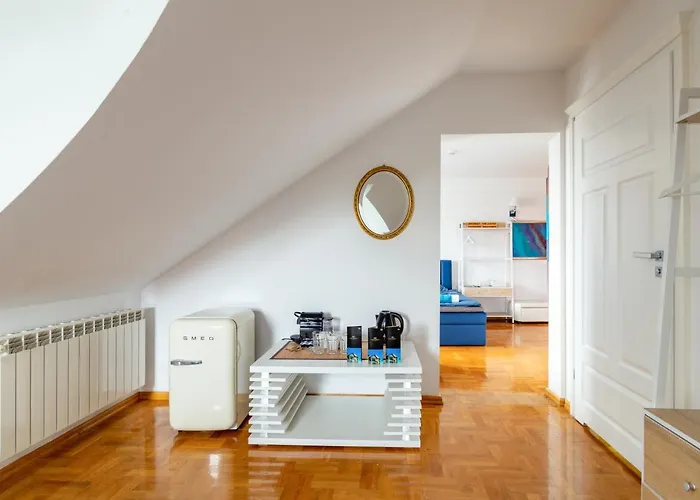 The Castle - Free Parking - Self Check In (adults Only) *