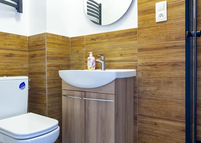 The Castle - Free Parking - Self Check In (adults Only) *