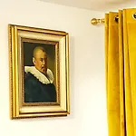 The Castle - Free Parking - Self Check In (adults Only) Apartament *