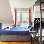 The Castle - Free Parking - Self Check In (adults Only) Apartament