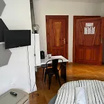 The Castle - Free Parking - Self Check In (adults Only) *