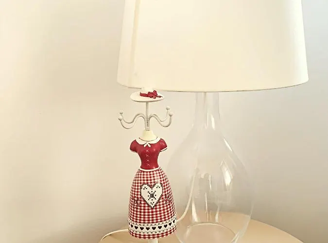 The Castle - Free Parking - Self Check In (adults Only) Appartamento