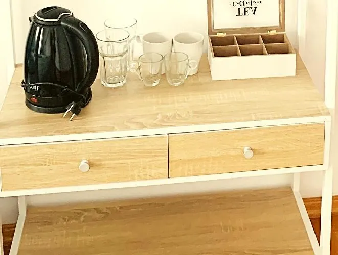 The Castle - Free Parking - Self Check In (adults Only) Appartamento