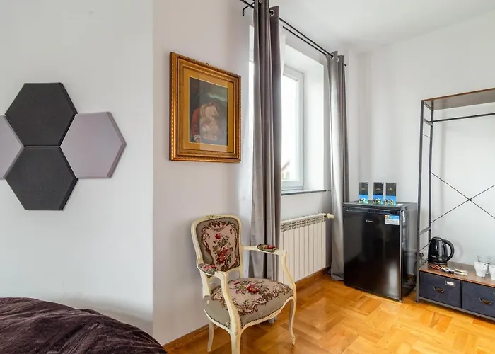 The Castle - Free Parking - Self Check In (adults Only) Appartamento *